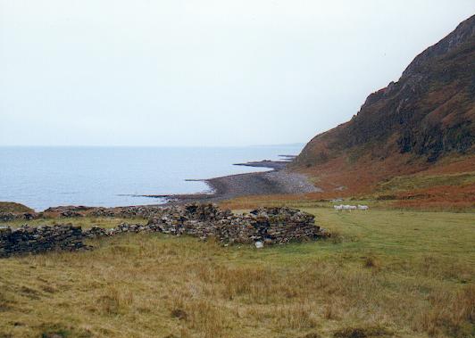 Panoramablick auf die friedliche Bucht von Boreraig